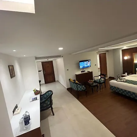 Residency Tower Hotel Thiruvananthapuram Exterior photo