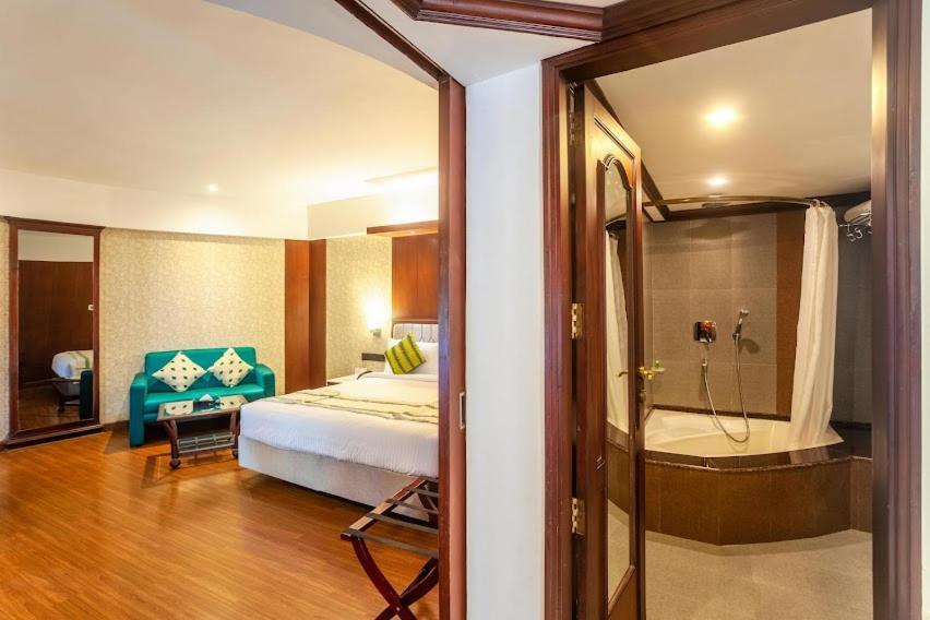 Residency Tower 4*