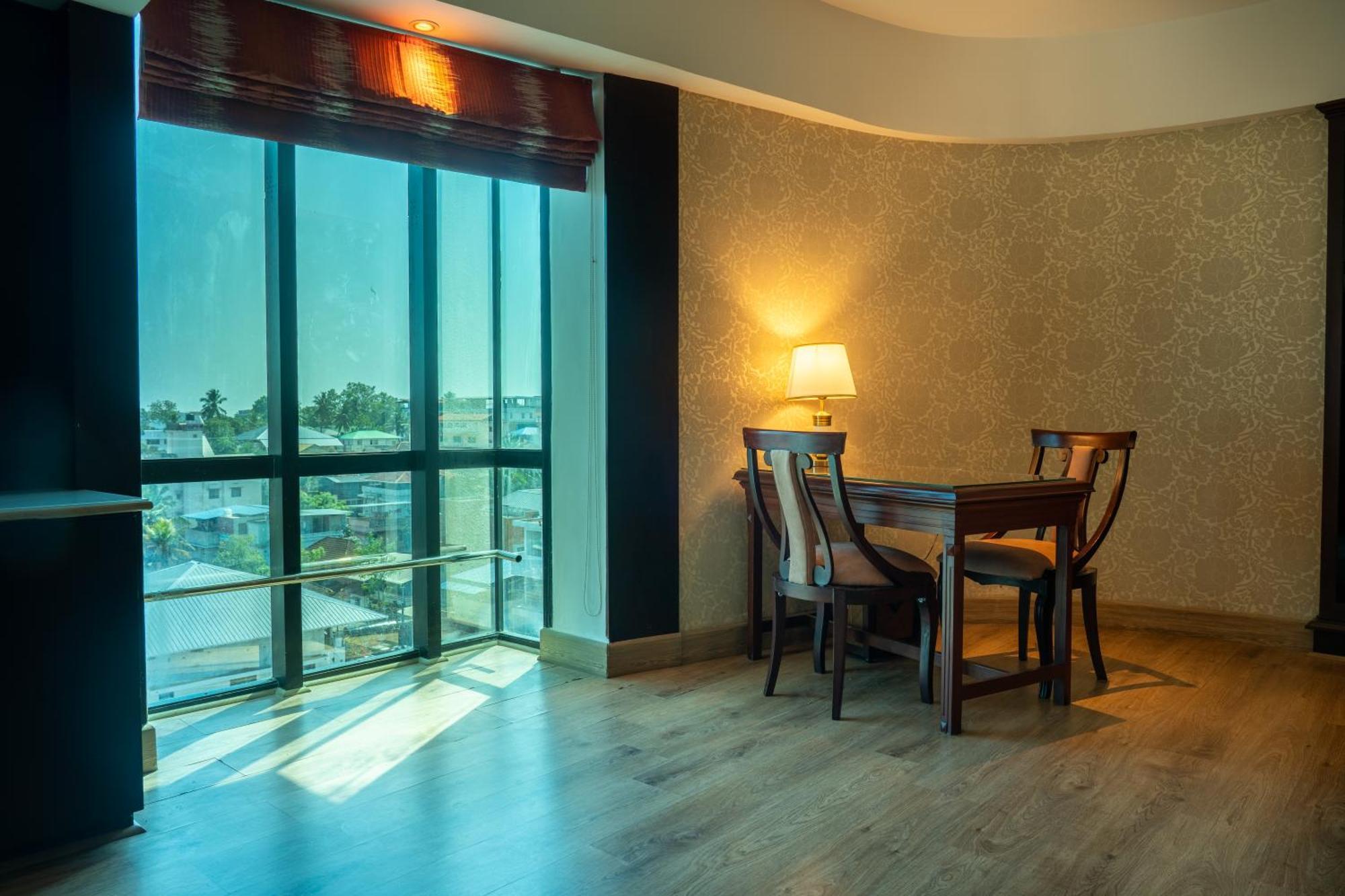 Residency Tower 4*