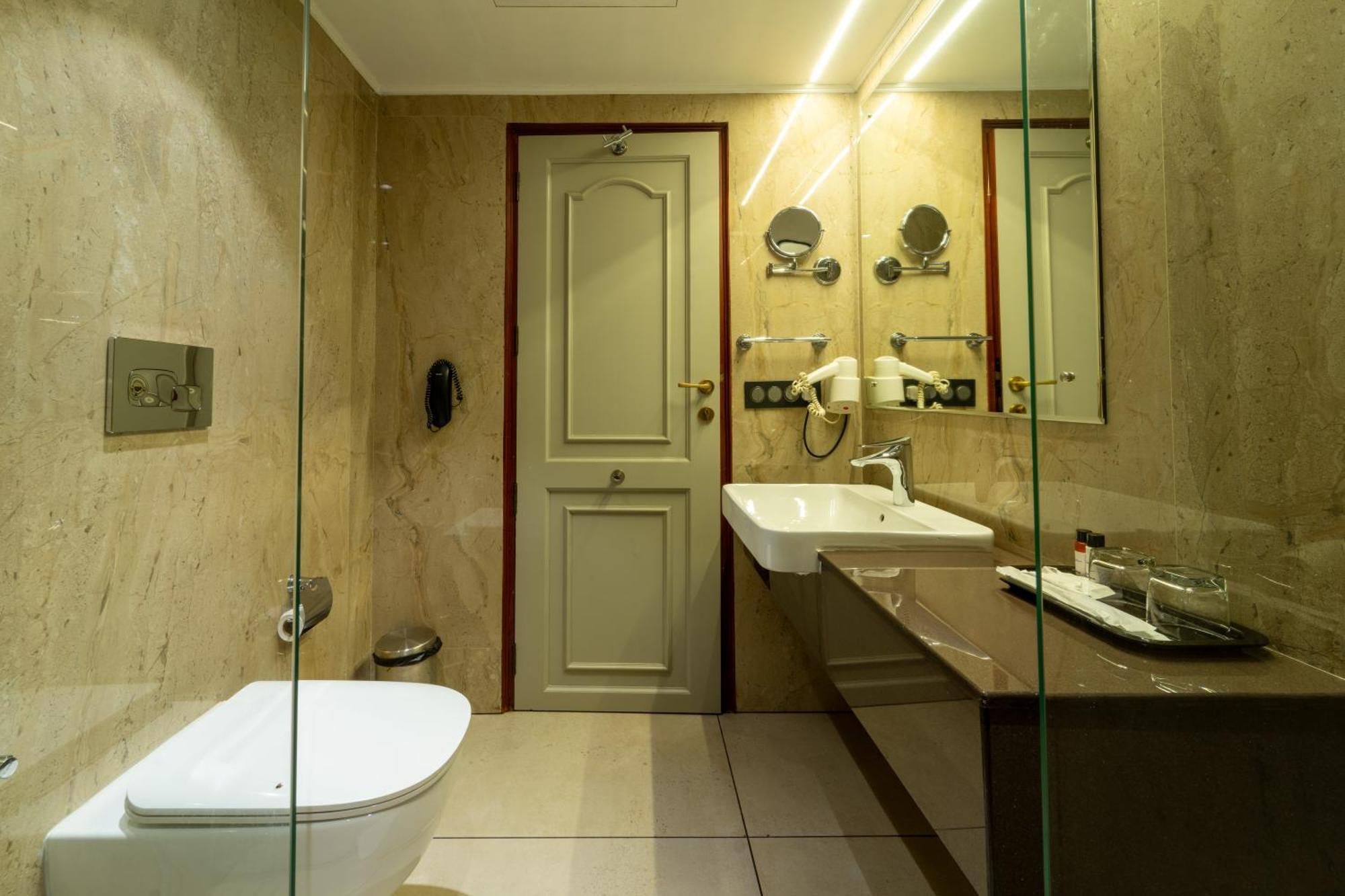 Hotel Residency Tower 4*